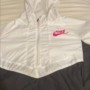 Nike pullover raincoat/windbreaker